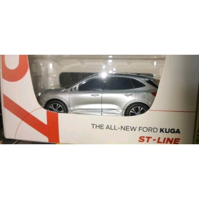 Kuga Stline 銀色一台1/43迴力車，模型車