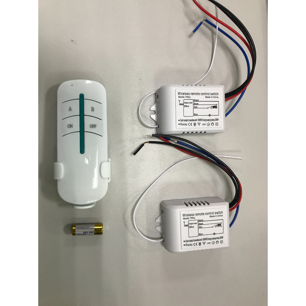 [Almigtec]一個遙控器控制兩個控制盒，一拖二(常開) 無線遙控開關 1路 附12V電池