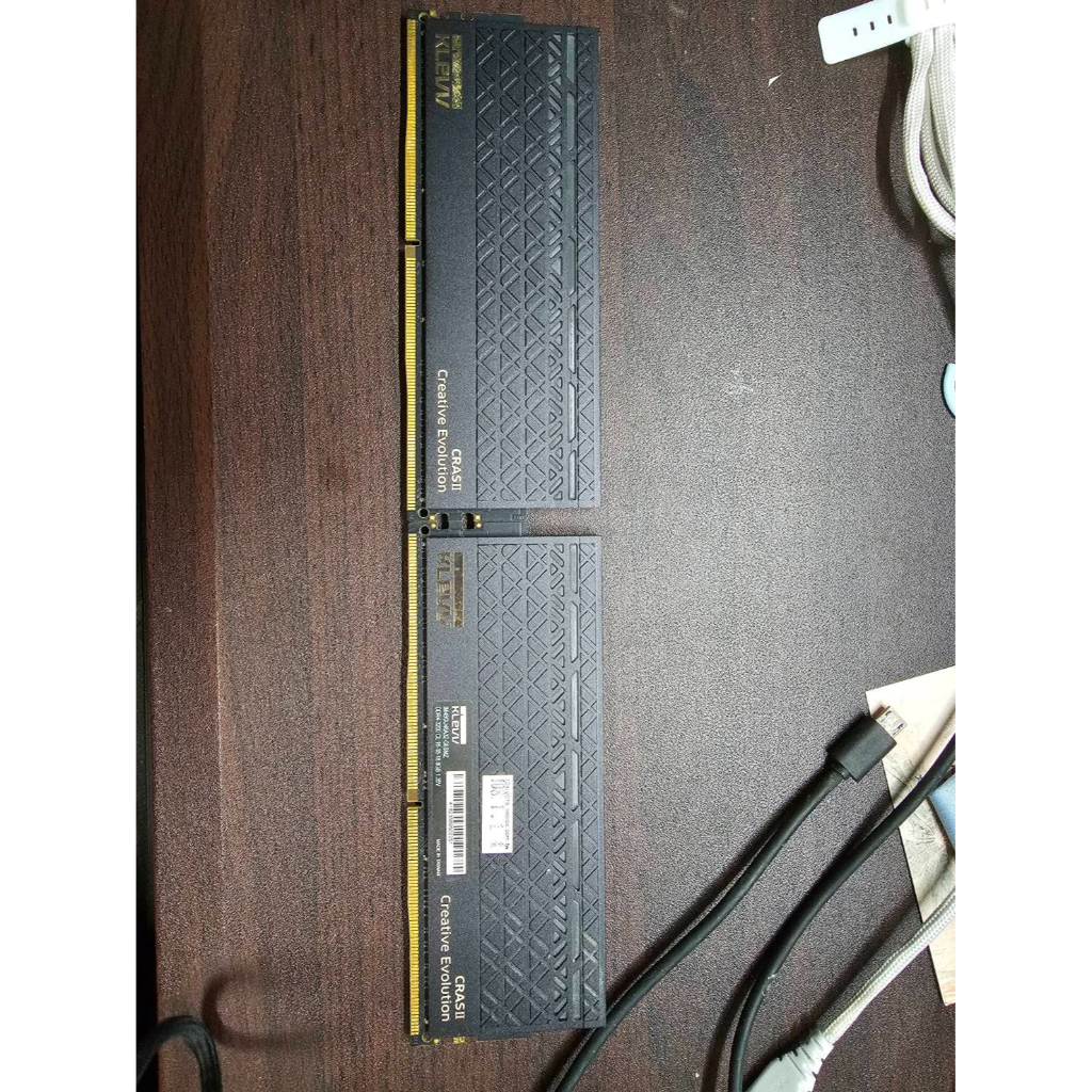 KLEVV(科賦)8GB*2 DDR4-3200 電競超 CRAS IIRGB 原Hynix晶圓 桌上型DDR4 二手