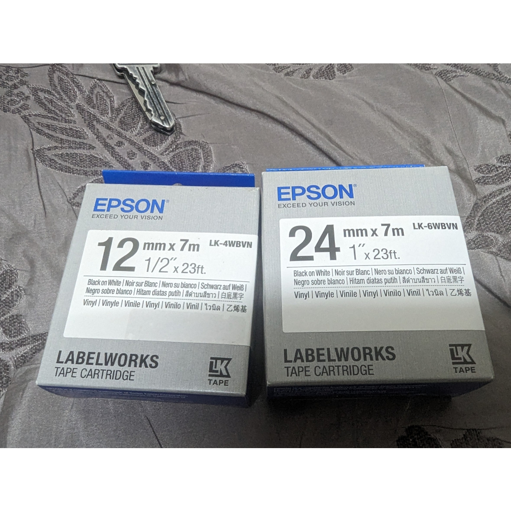 EPSON 產業耐用系列 Vinyl 乙烯基 原廠標籤帶 標籤帶 白底黑字 12mm(LK-4WBN)  24mm