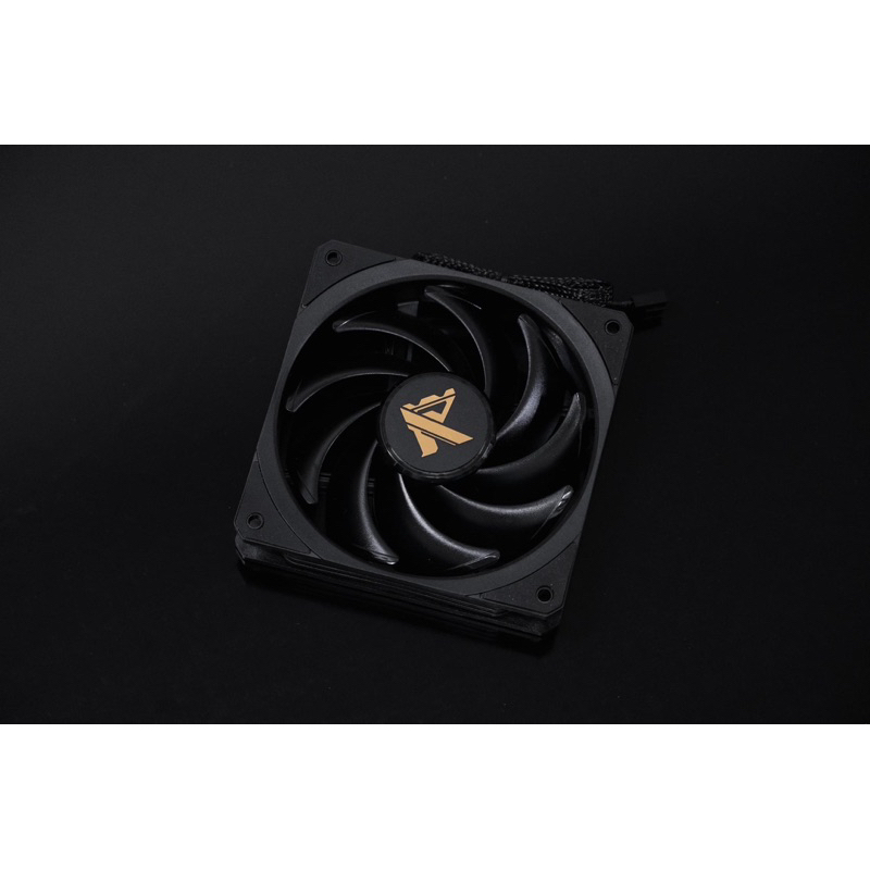 Colorful 七彩虹 iGame GeForce RTX 2080 Ti Kudan 九段 水冷風扇