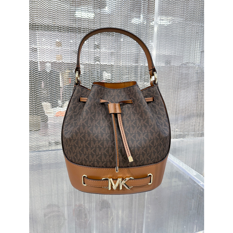 【預購】美國代購 🇺🇸 Michael Kors 新品 MK Logo 老花 皮革 水桶包 斜背包