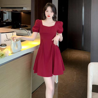 胖胖美依 短袖洋裝 方領小黑裙 紅色禮服A字裙S-XL 赫本風短裙高腰洋裝 泡泡袖辣妹褶皺連衣裙D336 4229 .