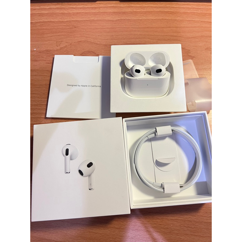 airpods3 二手剛過保 lightning充電 功能正常 無缺件