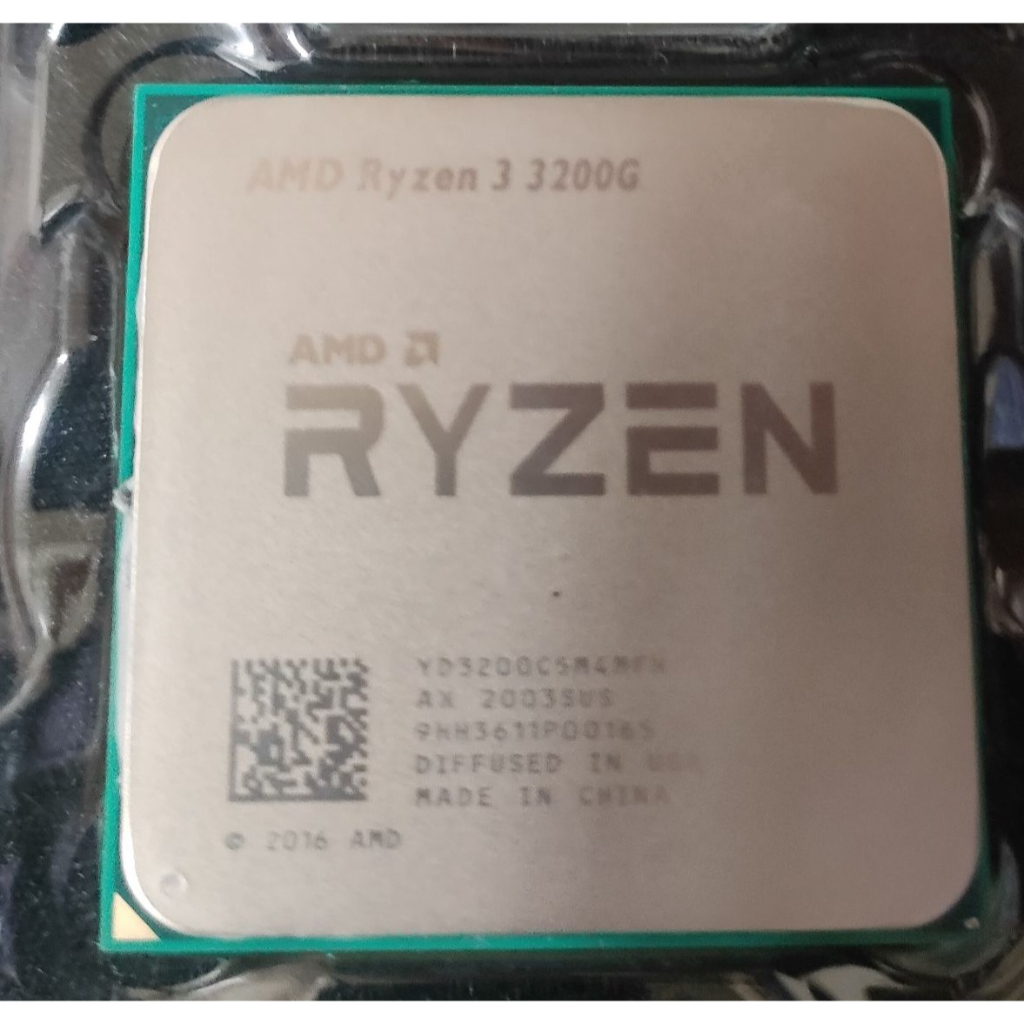 二手 AMD R3 3200G 3.6 GHz 四核四線程 含原廠風扇