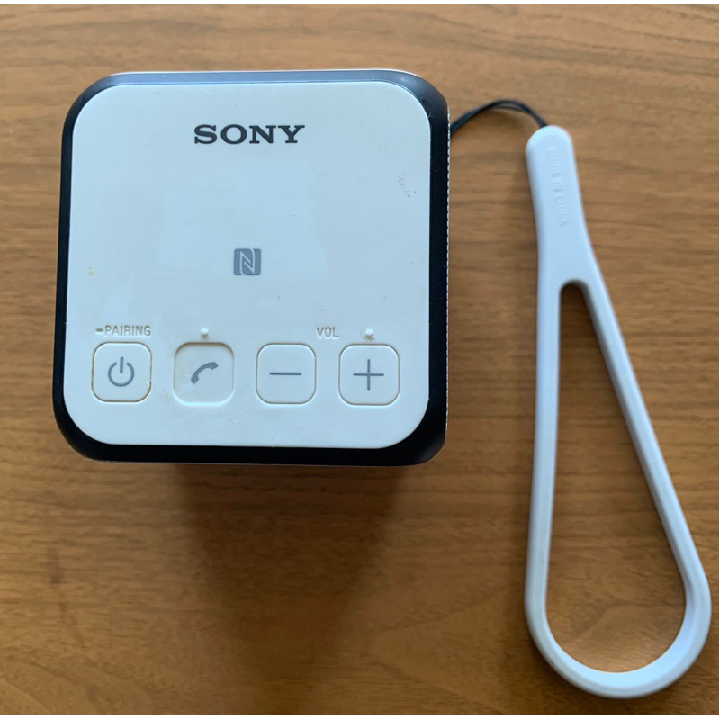 二手現貨， SONY索尼藍芽喇叭SRS-X11户外迷你便攜手機電腦低音炮小音箱，附近充電線。