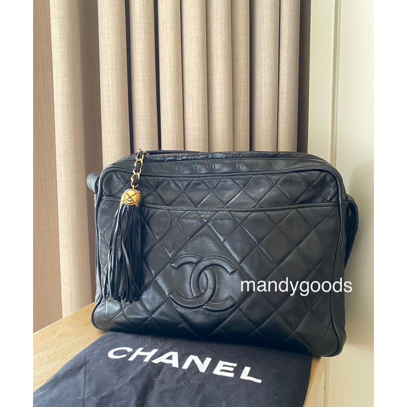 CHANEL 黑色羊皮+大logo+羊皮扭結寬背帶 流蘇大款相機包 vintage