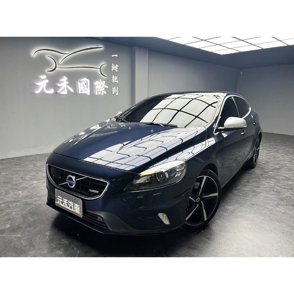 62.8萬 正2015年出廠 Volvo V40 D4 R-Design 2.0 汽油 星海藍 元禾阿佑