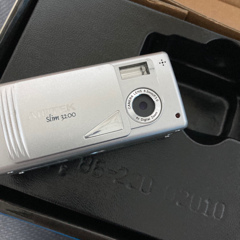 【轉售】qx2000.co購入 AIPTEK slim 3200 CCD 數位相機 復古相機