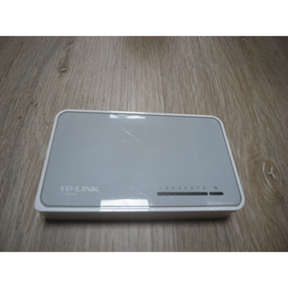 二手 TP-LINK TL-SF1008D 8 埠 10/100Mbps 桌上型交換器