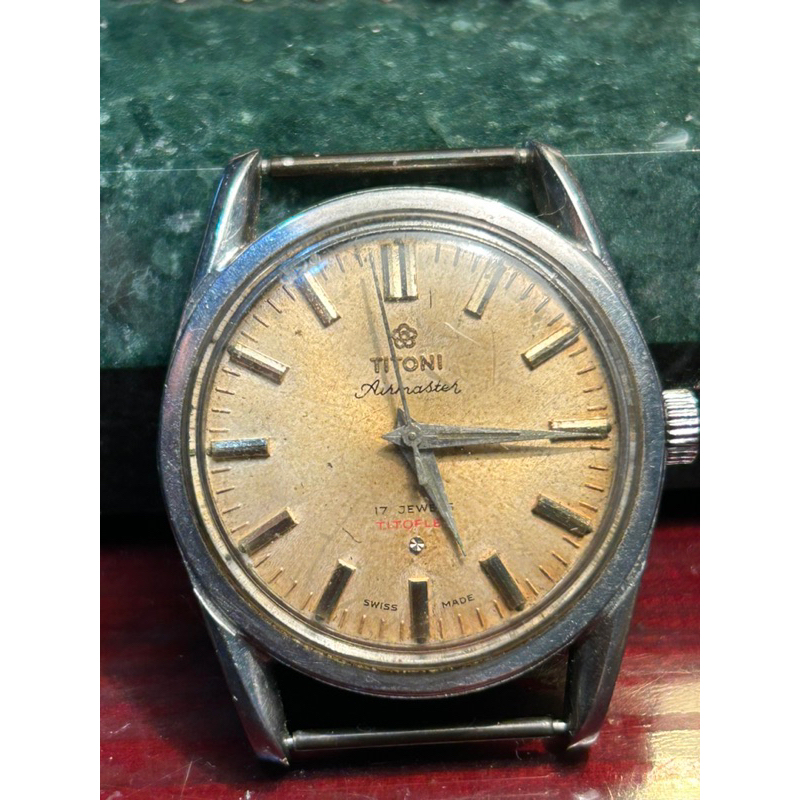 瑞士 Titoni經典古董錶，品相麵盤優美，手上錬經典款手錶清洗好了，行走正常準確二手商品下標前請看清楚