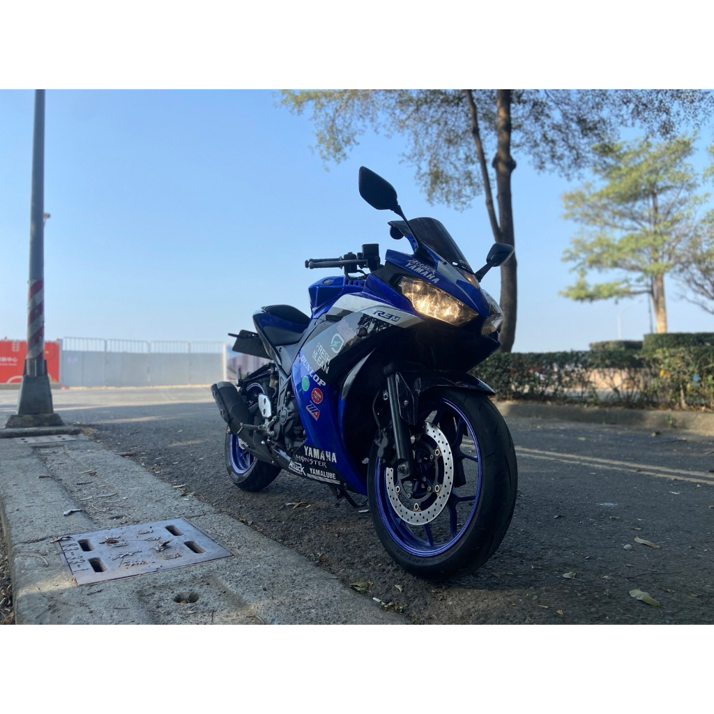 YAMAHA  YZF-R3 二手檔車中古車配合全額.超額.學生貸款強力過件白牌黃牌紅牌仿賽街車大型重機滿18即可