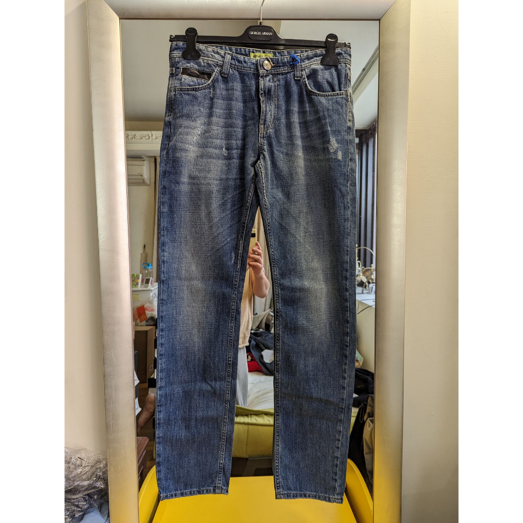VERSACE JEANS全新真品輕度破壞藍色刷色窄版牛仔褲(32號)----2.3折出清(不議價商品)