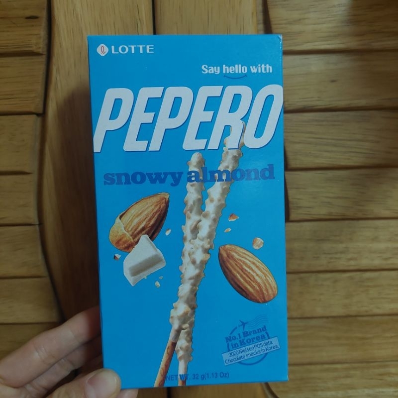 Lotte pepero 杏仁白巧克力棒 32g 樂天