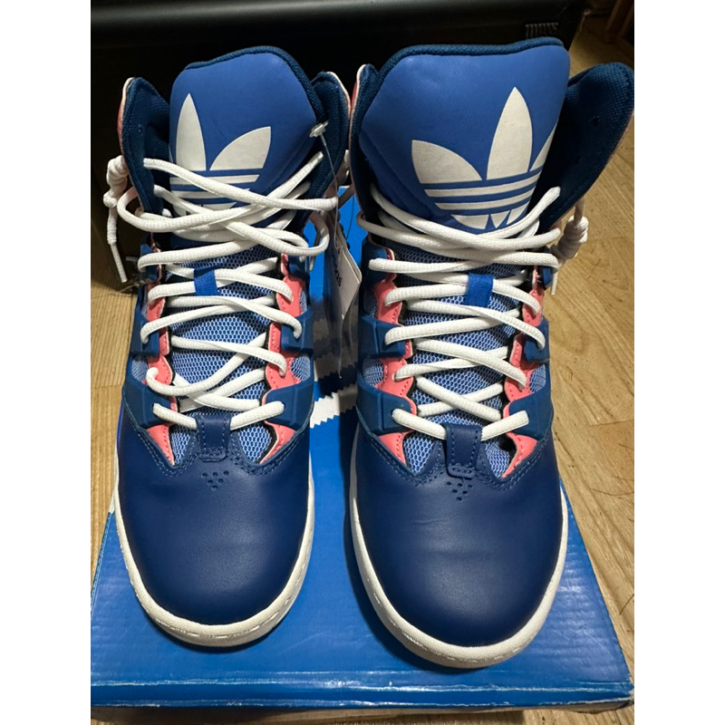 Adidas復古高筒籃球鞋