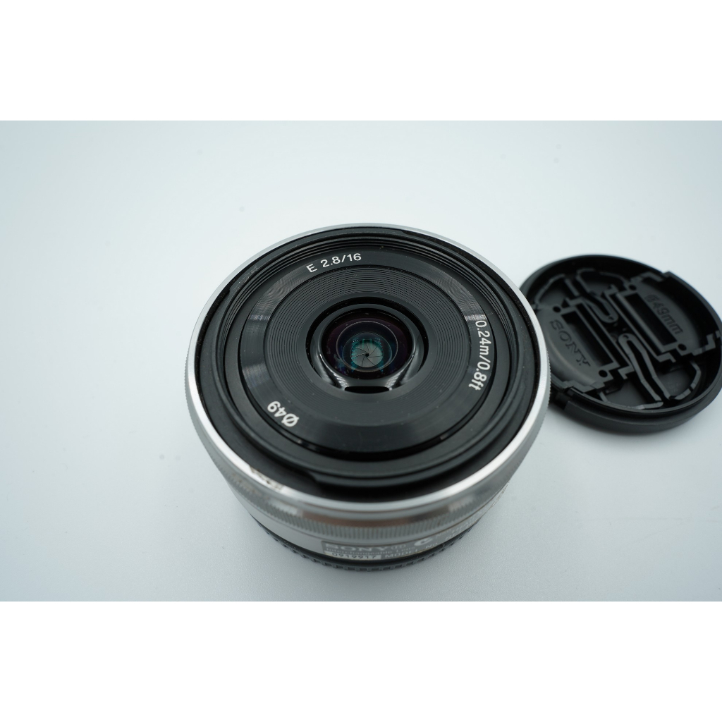 Sony 16mm F2.8