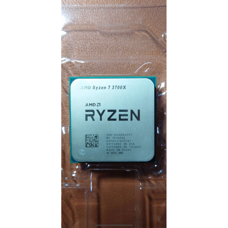 二手盒裝AMD R7 3700x 8核16緒（不含風扇）