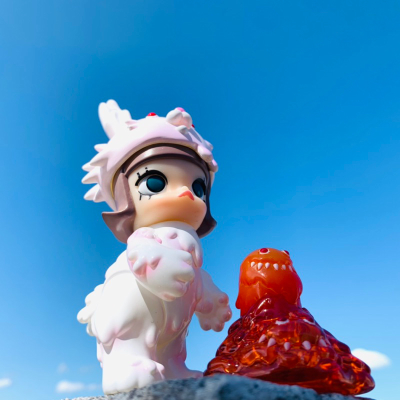 POPMART x MOLLY x INSTINCTOY 大久保博人 米麗Molly 蓄光 冰晶橘紅透明 設計師玩具