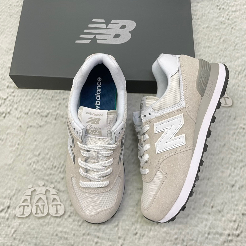 《TNT運動廣場》NEW BALANCE 紐巴倫 中性 574 經典復古 休閒慢跑鞋 燕麥奶 ML574EVW