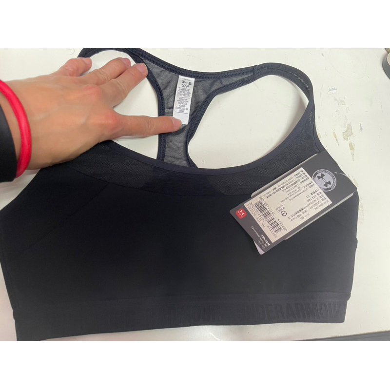 (全新-原廠正品隨便賣原價1480）女士UA Armour 含胸墊運動內衣—中強度