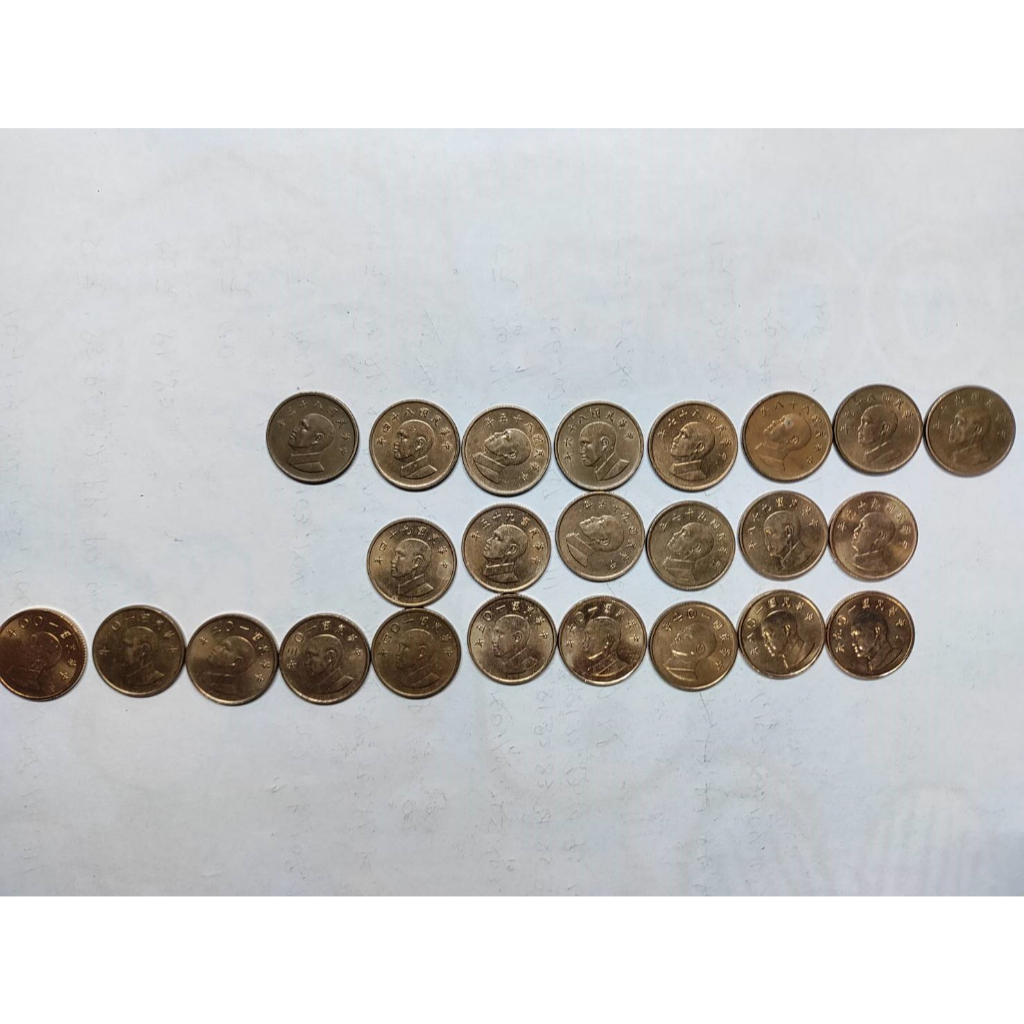 壹元一元硬幣 民國100年101年102年103年104年105年106年107年108年109年110年共11枚一起賣