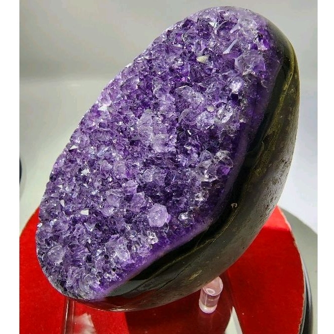烏拉圭天然 紫水晶 ESP 5A+☆大 恐龍蛋 883公克☆晶體超閃亮 晶體帶 鈦金 背面天然玄武岩 QAA