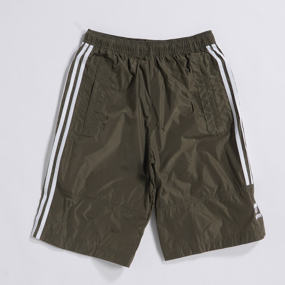 adidas 三葉草 PARLEY SHORT 男款 短褲 短風褲 運動褲 三線 軍綠色 HS2090