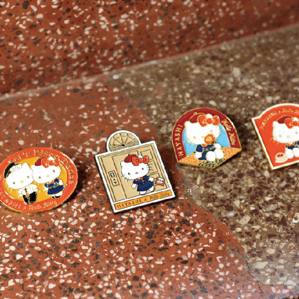【林百貨HAYASHI x Hello Kitty】聯名玩藝紀念徽章（扭蛋），Hello Kitty，扭蛋，徽章，凱蒂貓