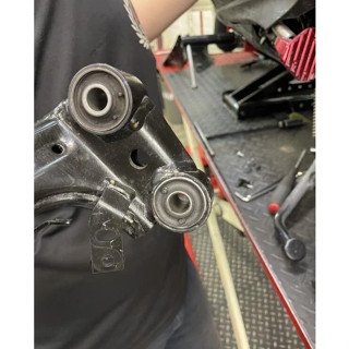 XMAX300]XMAX 引擎吊架 襯套 副車架 狗骨頭強化車身穩定 軟中帶硬 舒適穩定 車臺對應 吊架襯套