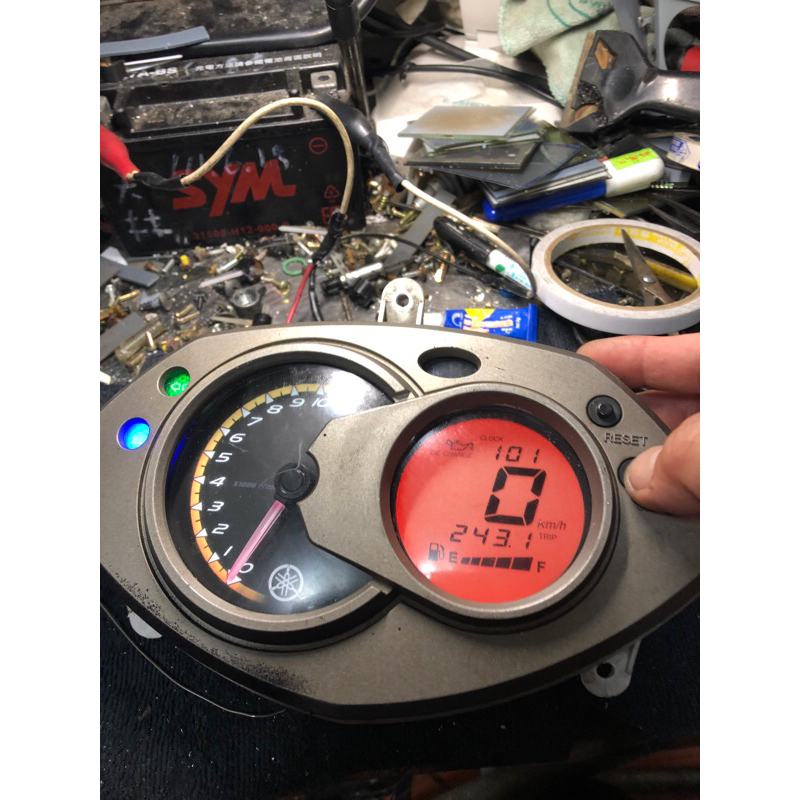 桃園中古機車液晶儀表板，（需要交換舊品）賣照片裡這顆，勁戰2代，化油板儀錶板