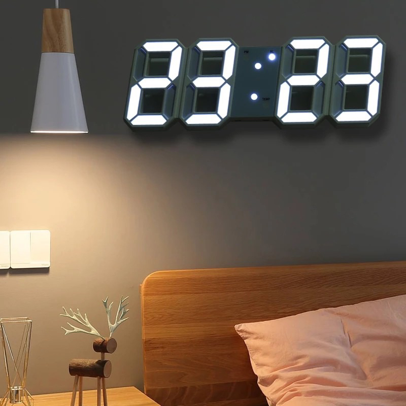 【二手極新】時尚工業風 LED數字時鐘 壁掛 科技電子鐘 數字鐘 電子鬧鐘 掛鐘 LED 3D 掛鐘 電子式