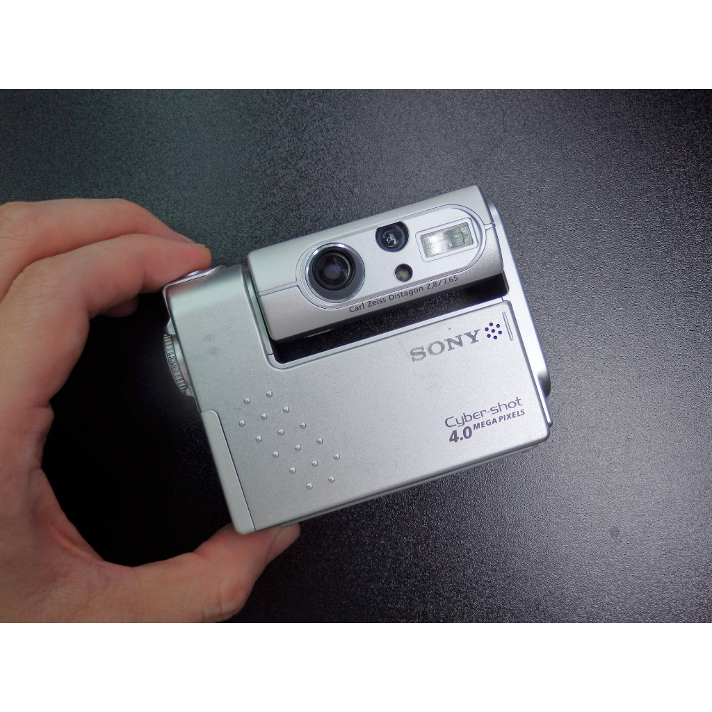 老數位相機>>SONY CYBER-SHOT DSC-F77 (蔡司鏡頭/ 旋轉鏡頭) | 蝦皮購物