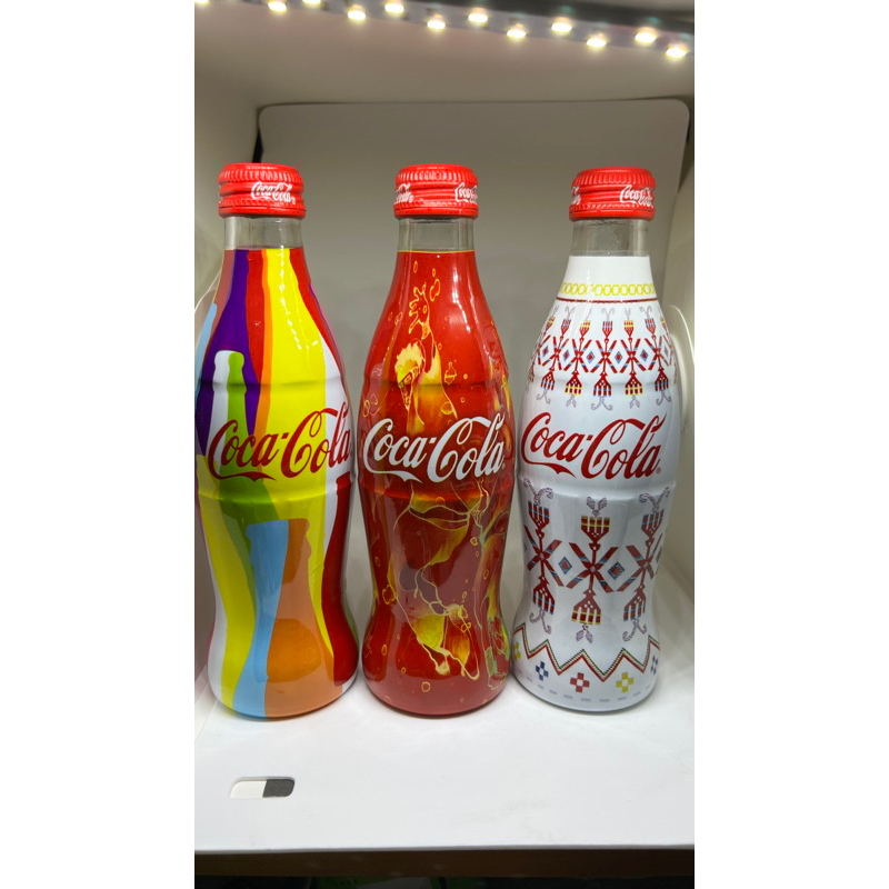 可口可樂125年紀念一組3瓶250ml不同人設計，最右邊是張惠妹設計