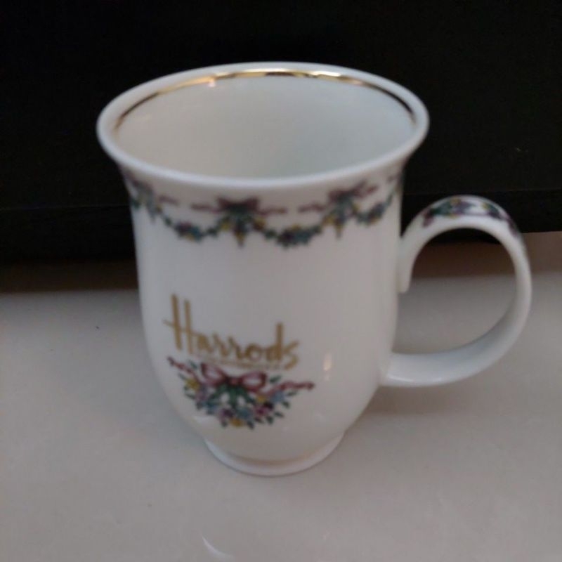 英國骨瓷名牌 Harrods 哈洛德 絕版花瓣造型杯子