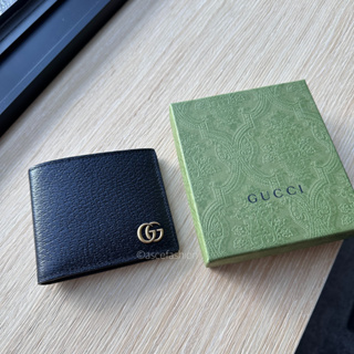 Gucci GG 金字logo黑色皮革短夾｜ASCE