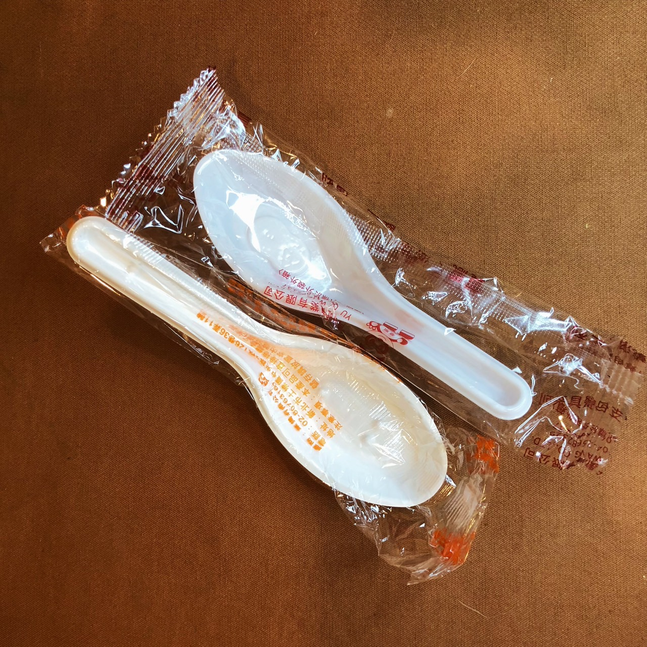 (單只) 獨立包裝 免洗湯匙 塑膠湯匙 調羹 勺子 湯瓢 一次性使用湯匙 外出湯匙 免洗餐具 單包裝免洗湯匙 單包裝湯匙