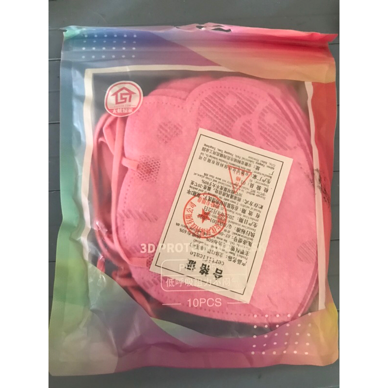 一個30元 ⚠️粉紅K.T貓口罩無醫療的⚠️還有其他商品（請看商品描述）