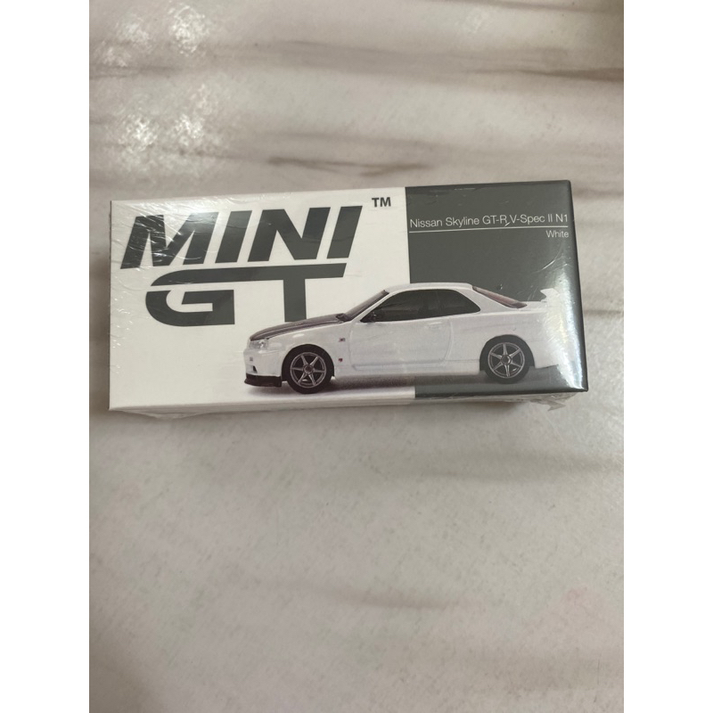 Mini GT #501 Nissan GT-R R34 V-Spec II 白 左駕1/64