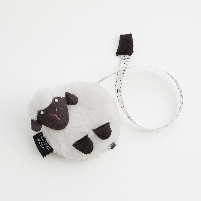 KnitPro International 的“燈月”系列 -可愛綿羊捲尺
