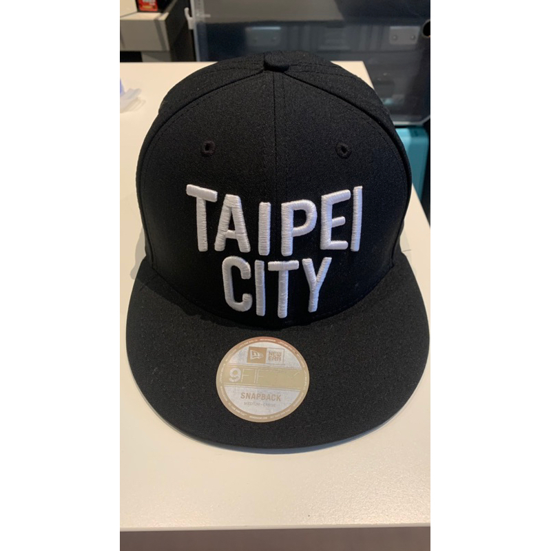 Remix Taipei city x new era 聯名 snapback 棒球帽,防水,黑色,僅在家試戴