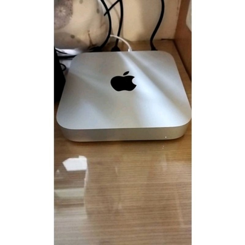 自售 Apple Mac mini M2 8G 256GB 銀 桌上型電腦 原廠保固內  8 核心16 核心神經網路引擎