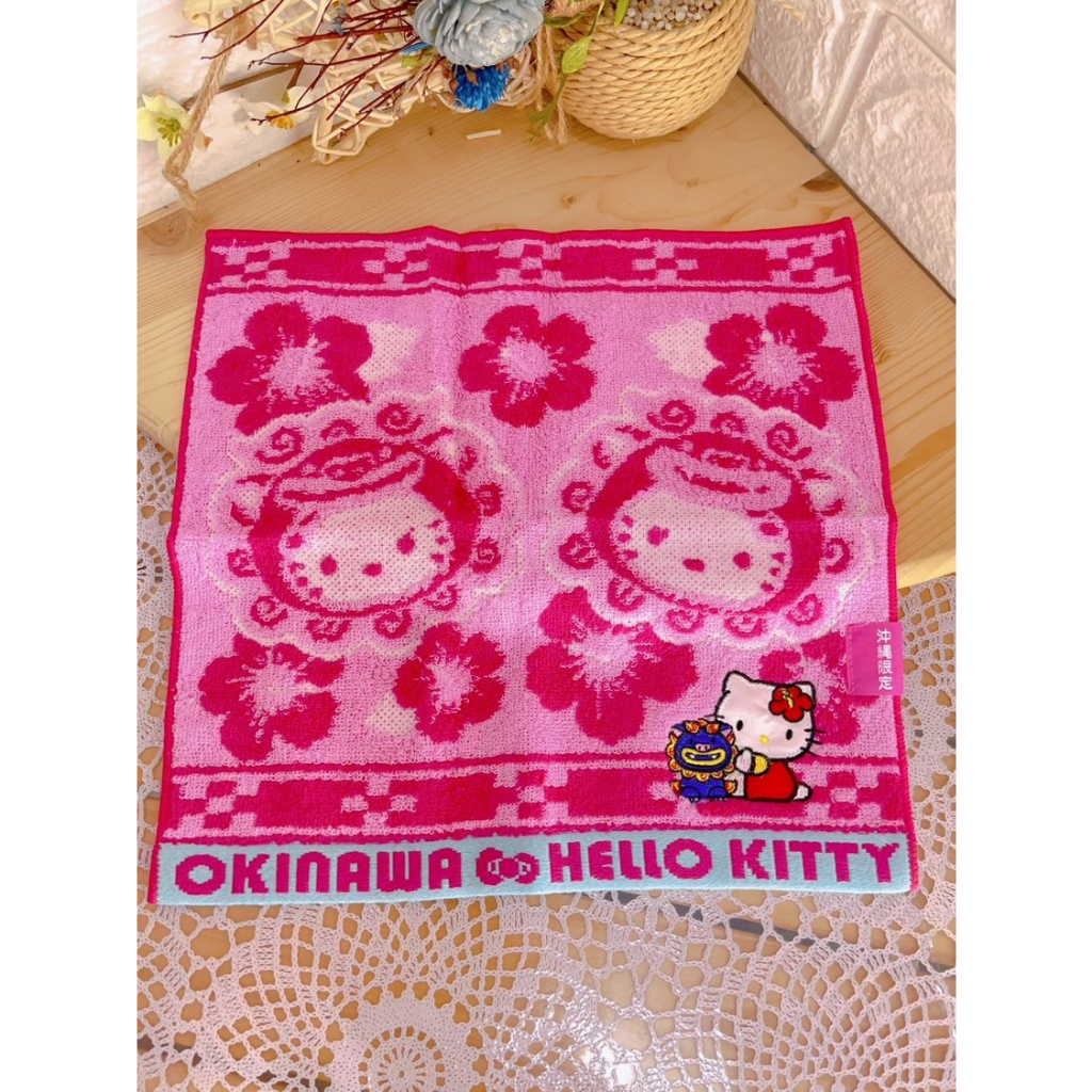 日本沖繩限定 凱蒂貓風獅爺圖案小方巾