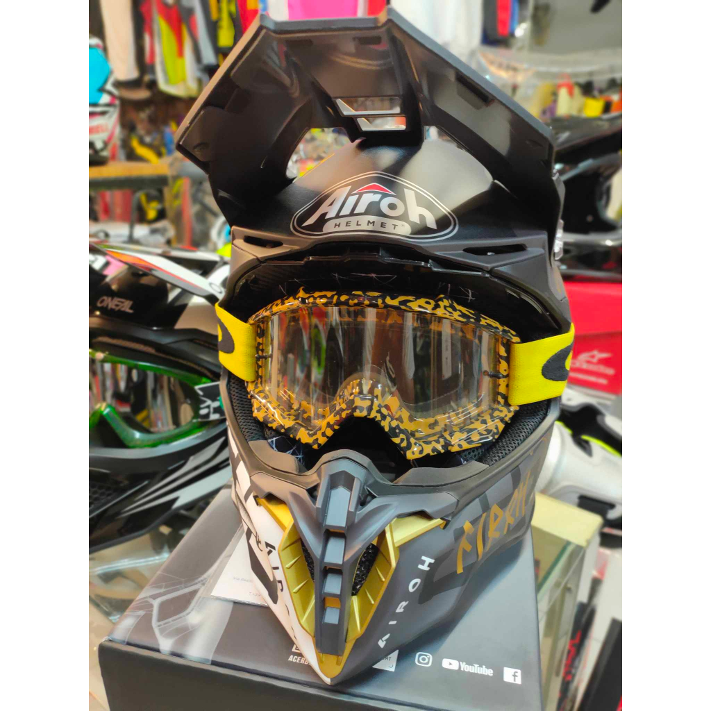 star mx 2023義大利 airoh 2.0帽特別式樣含OAKLEY風鏡