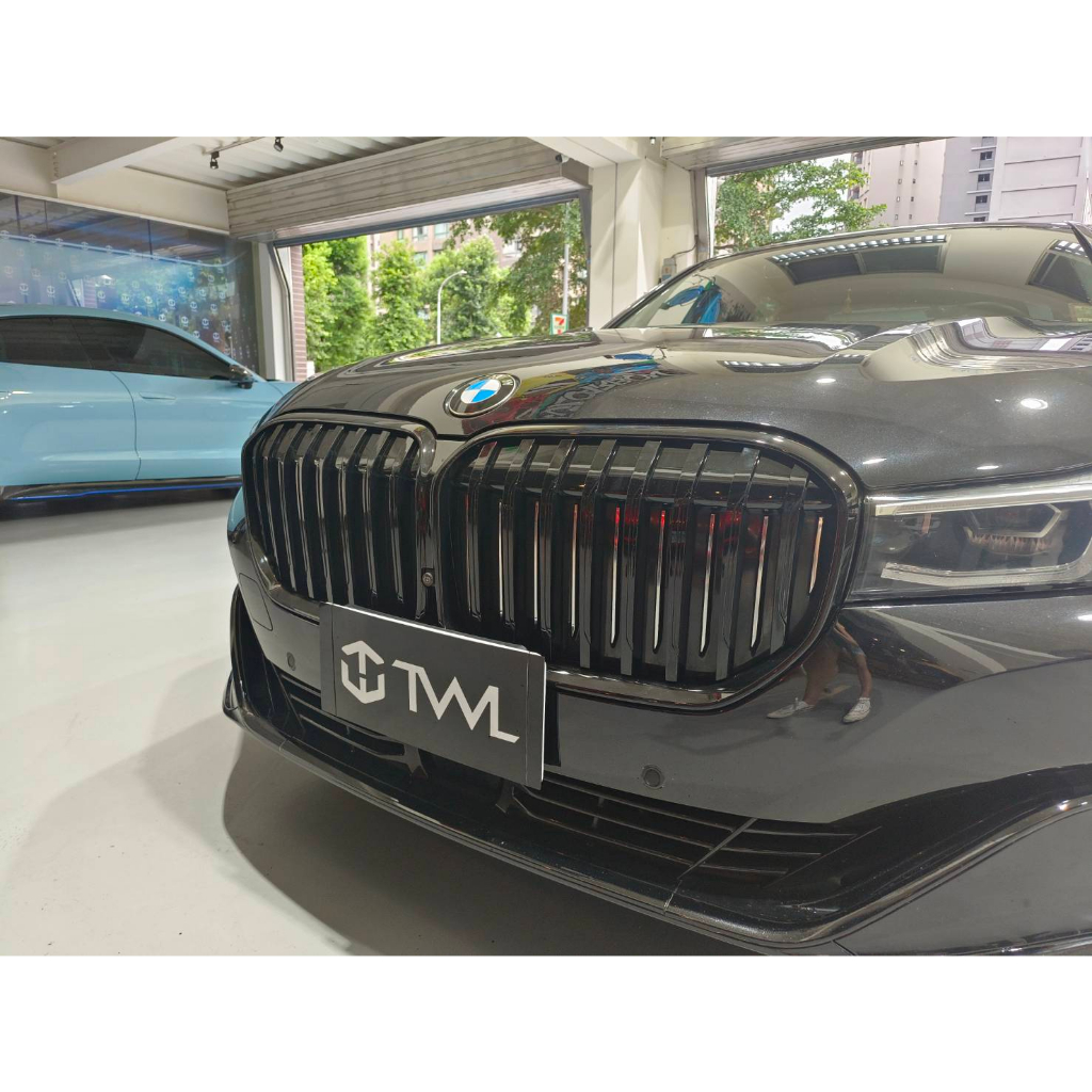 &lt;台灣之光&gt;全新 BMW  G11 G12 23 22 21 20 19年升級 亮黑 鼻頭 組水箱罩 750i