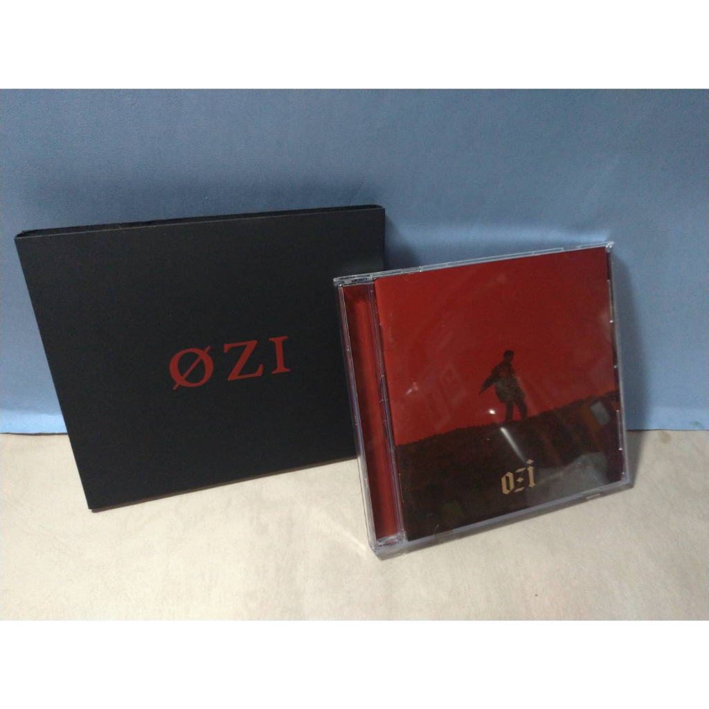 絕版ØZI首張專輯 - ØZI: The Album