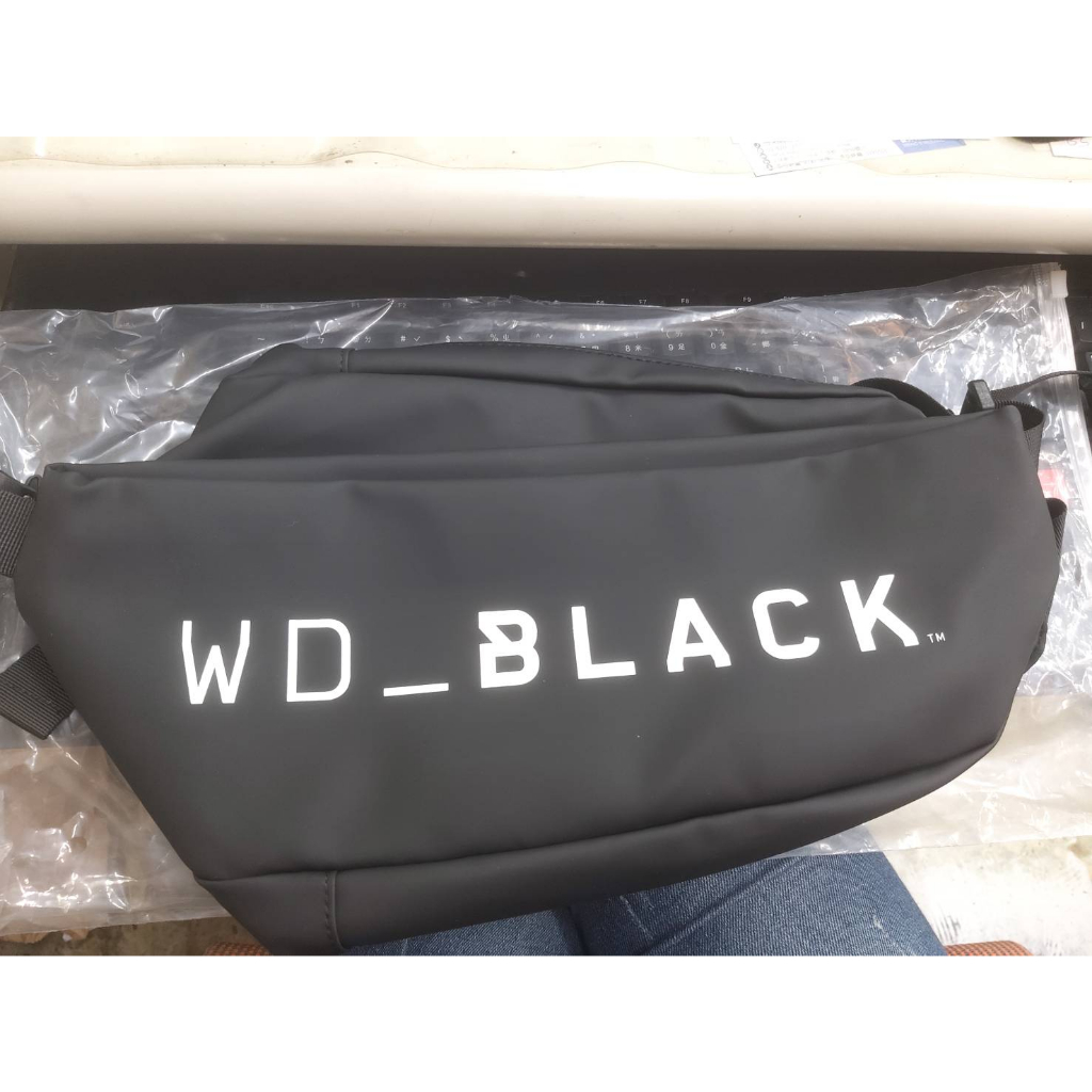 WD_BLACK 防潑水牛津布 胸背包 側背包 背包 拉鍊包 外出包 WD BLACK wd外接硬碟