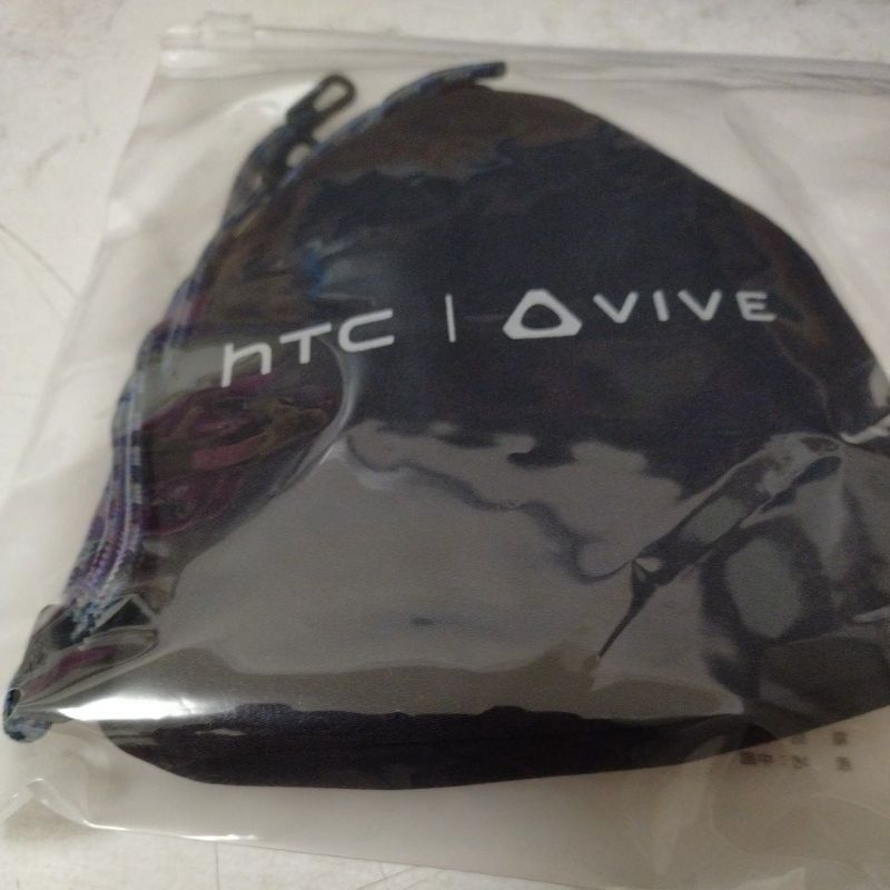 全新的HTC雙戴機能帽（正反都能戴）