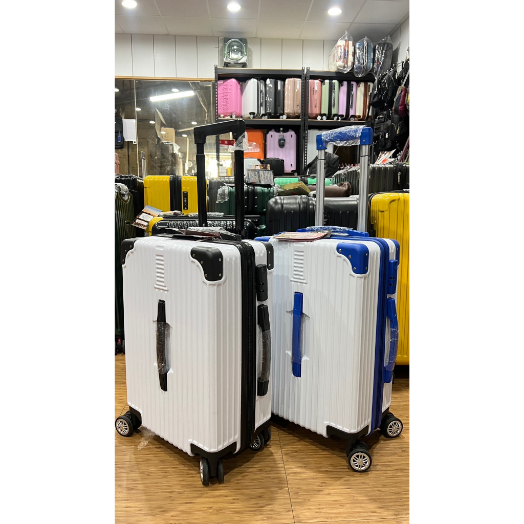 小NG 外觀微刮痕 功能正常 畢業旅行 學生旅行 非常合適 Eason奧斯卡 18吋登機箱行李箱 純黑色  藍白色
