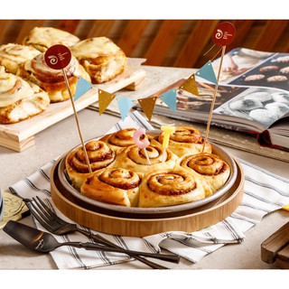 肉桂生日捲 Cinnamon Roll Birthday cake
