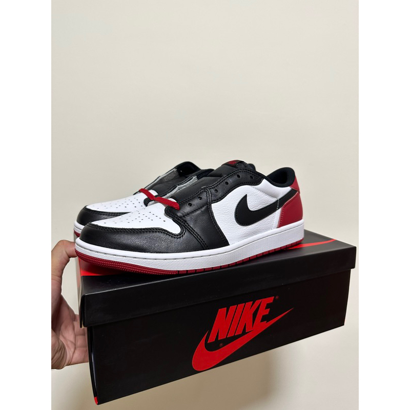 JORDAN 1 RETRO LOW OG BLACK TOE (2023) US12